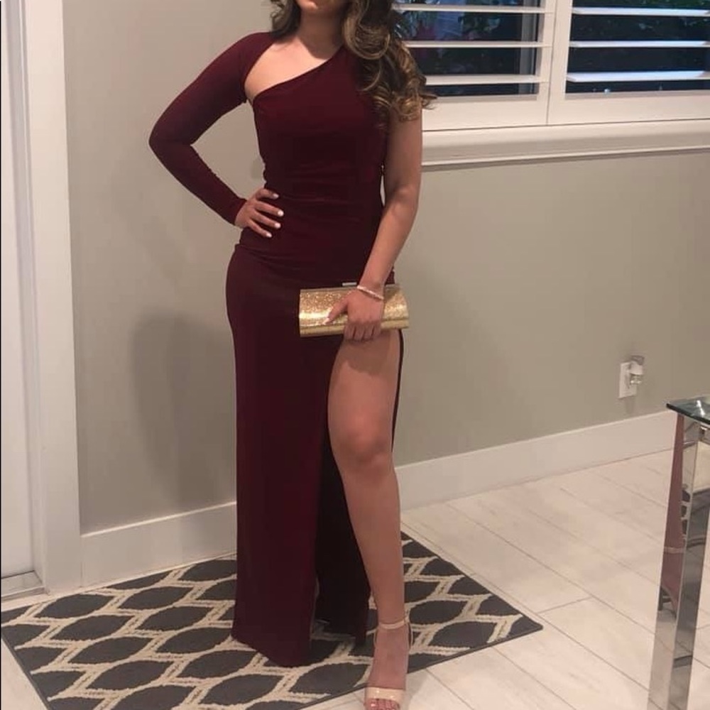 One sleeve formal long burgundy dress w/side slit